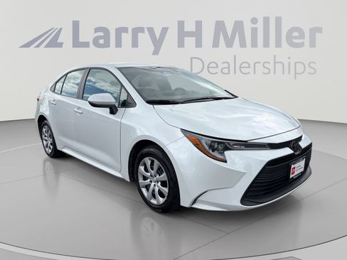 Certified 2025 Toyota Corolla LE FWD image 7