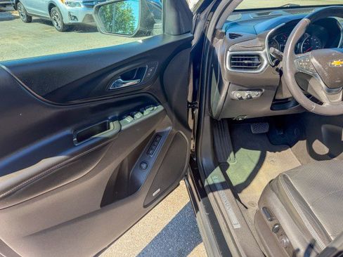 Used 2018 Chevrolet Equinox Premier FWD image 13