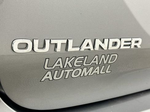 Used 2024 Mitsubishi Outlander SE FWD image 29