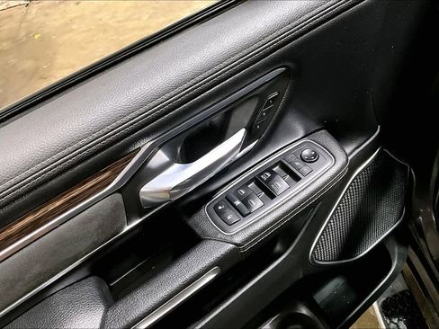 Used 2019 RAM 1500 Laramie image 36