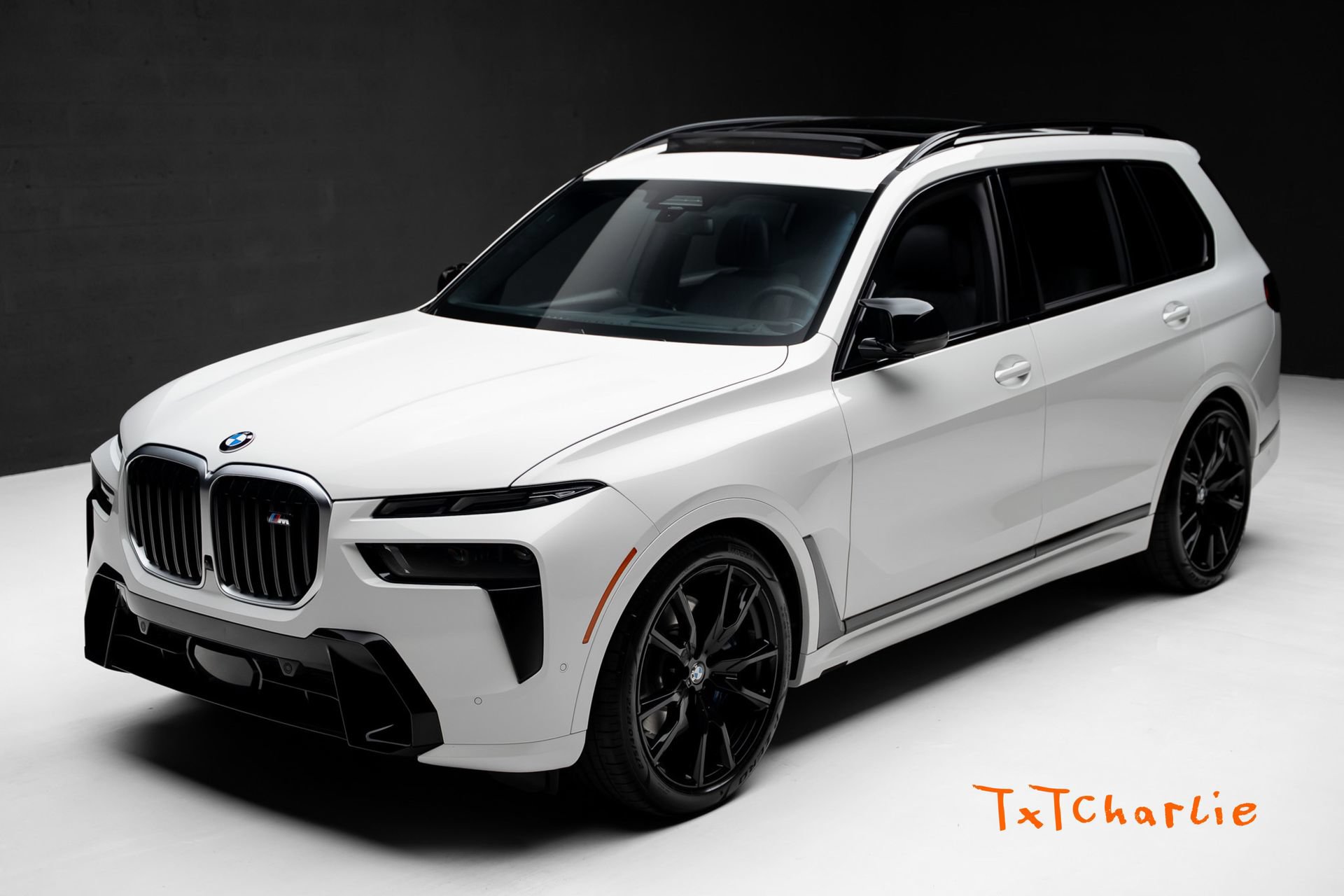 Used 2023 BMW X7 M60i w/ Executive Package AWD/4WD image 1