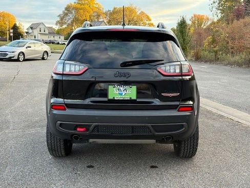 Used 2023 Jeep Cherokee Trailhawk image 6