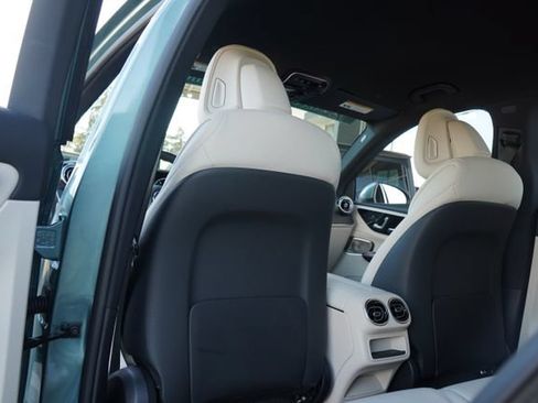 Used 2026 Mercedes-Benz GLC 300 image 29