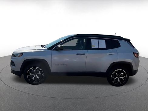 Used 2025 Jeep Compass Limited AWD/4WD image 7