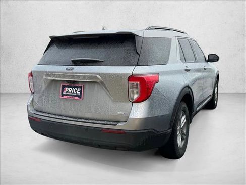Used 2020 Ford Explorer XLT image 4