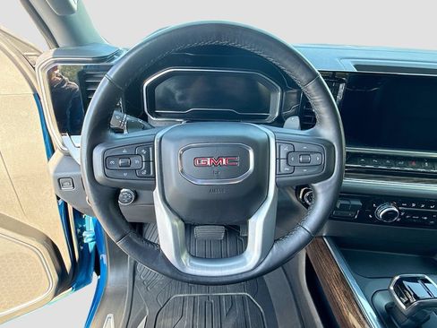 Used 2022 GMC Sierra 1500 Elevation w/ Elevation Premium Package AWD/4WD image 14