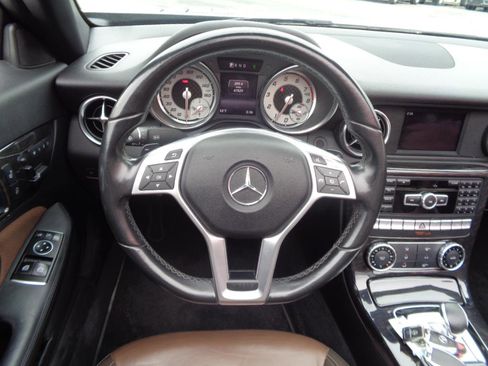 Used 2016 Mercedes-Benz SLK 300 image 37