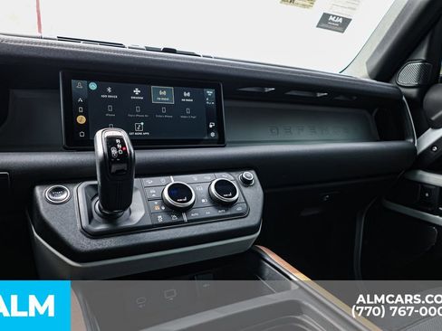 Used 2022 Land Rover Defender 110 X-Dynamic SE AWD/4WD image 38