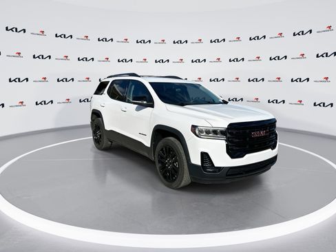 Used 2023 GMC Acadia SLE w/ Driver Convenience Package FWD image 2