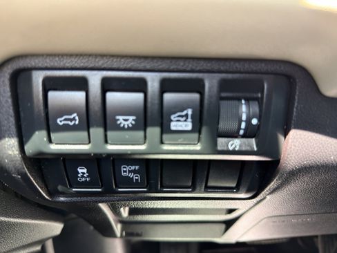 Used 2020 Subaru Ascent Limited AWD/4WD image 17