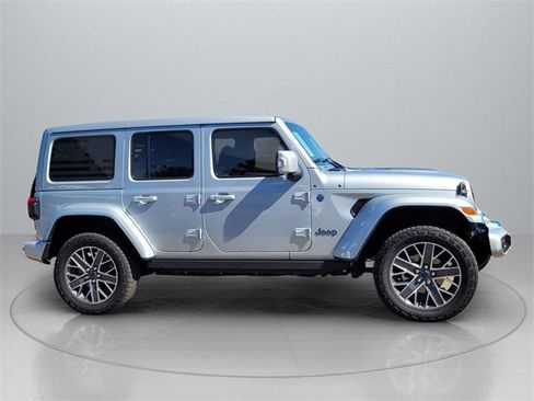 Used 2024 Jeep Wrangler High Altitude image 9