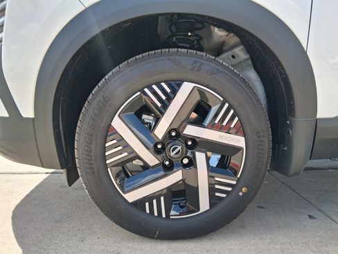 New 2026 Nissan Kicks SV w/ SV Premium Package FWD image 21