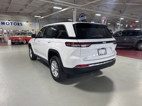 New 2025 Jeep Grand Cherokee Laredo X w/ Luxury Tech Group I image 3