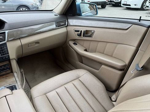 Used 2011 Mercedes-Benz E 550 Sedan image 30