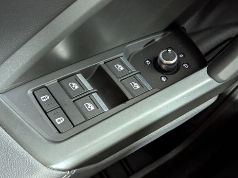 New 2025 Audi Q3 2.0T Premium image 23