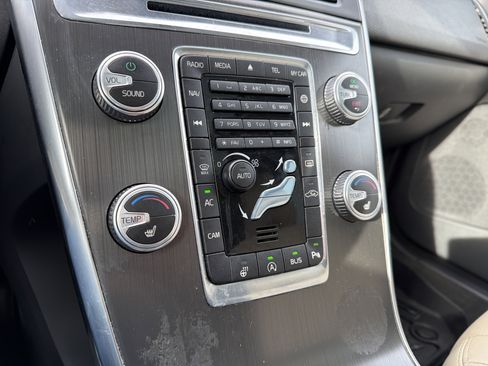 Used 2016 Volvo XC60 T6 w/ Climate Package image 21