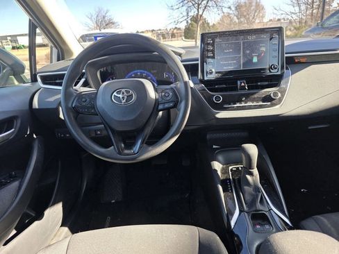 Used 2021 Toyota Corolla LE image 9