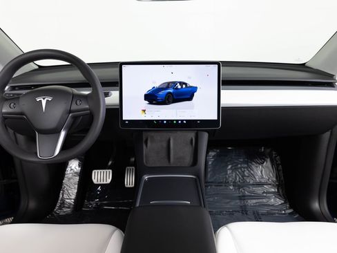 Used 2022 Tesla Model Y Performance image 37