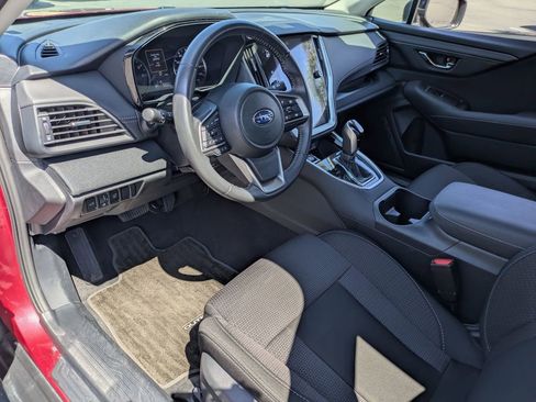 Used 2025 Subaru Outback Premium AWD/4WD image 17