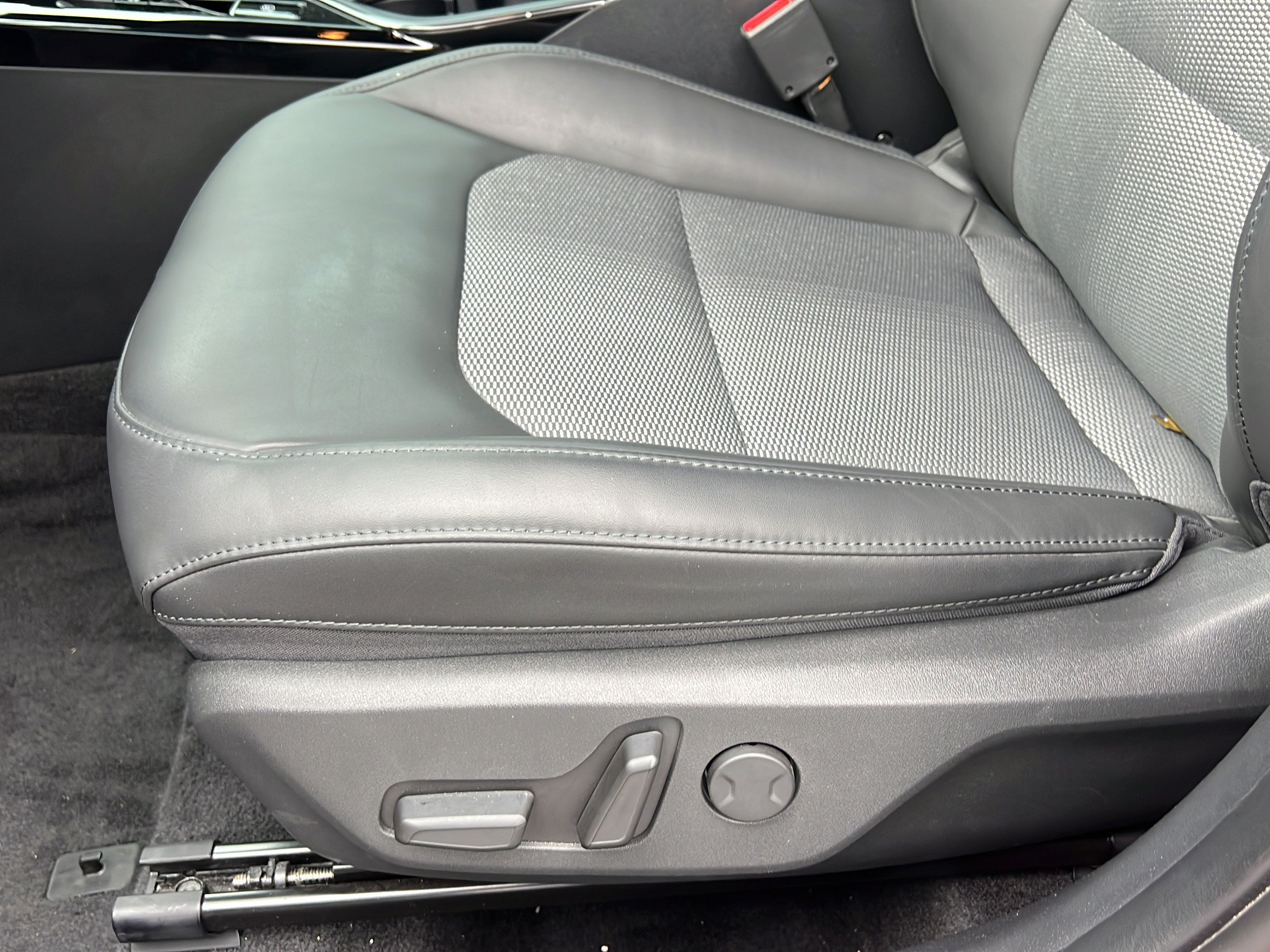Certified 2024 Kia Niro EX FWD image 17