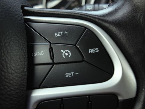 Used 2019 Jeep Compass Latitude w/ Cold Weather Group image 14