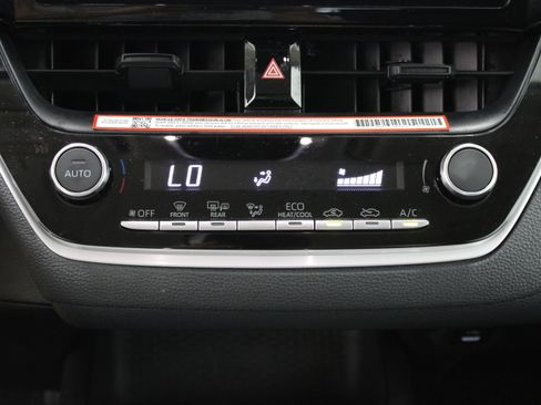 Used 2026 Toyota Corolla LE FWD image 18