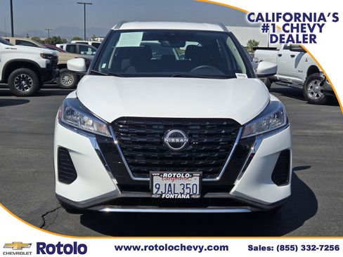 Used 2023 Nissan Kicks SV w/ Interior Electronics Package FWD image 2