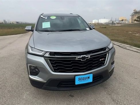 Certified 2023 Chevrolet Traverse RS image 3