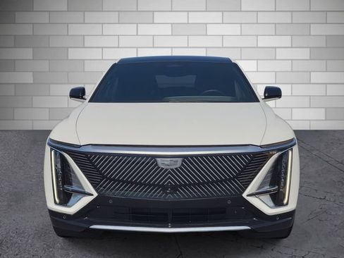Certified 2024 Cadillac Lyriq Tech w/ Driver Assist Package AWD/4WD image 6