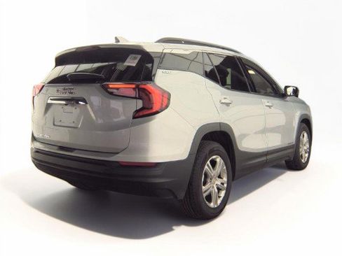 Used 2020 GMC Terrain SLE w/ Driver Convenience Package FWD image 8