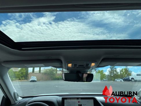 New 2026 Toyota Highlander Limited AWD/4WD image 33