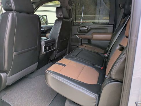 Used 2021 Chevrolet Silverado 2500 High Country w/ Z71 Off-Road Package image 13