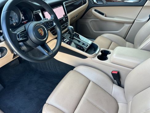 Used 2023 Porsche Macan S AWD/4WD image 4