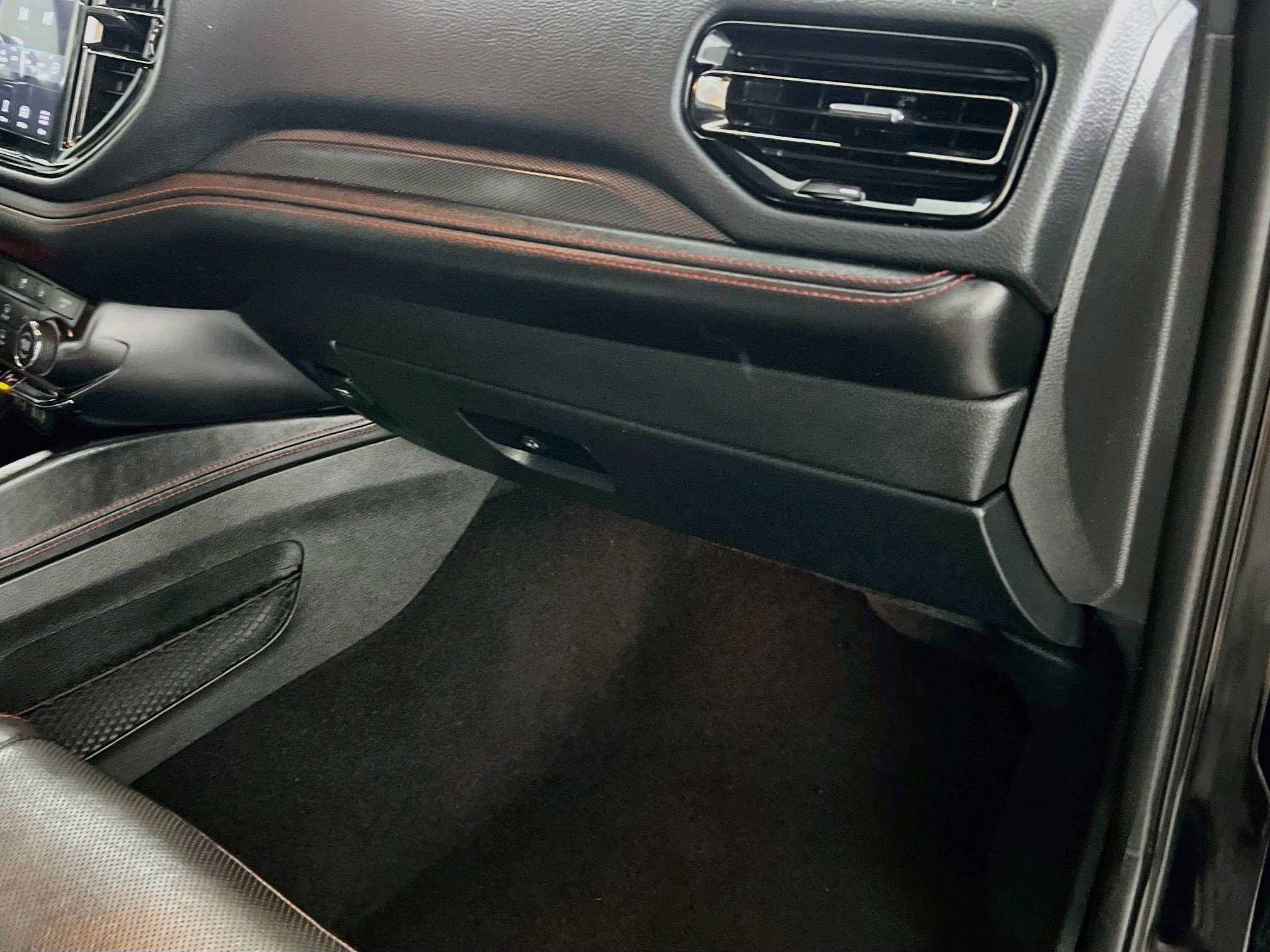Used 2023 Dodge Durango GT RWD image 32