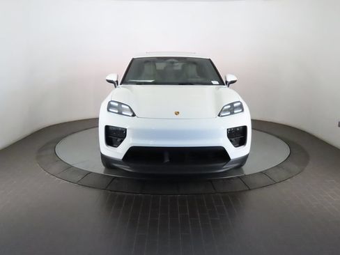 Certified 2024 Porsche Macan 4 Electric AWD/4WD image 10