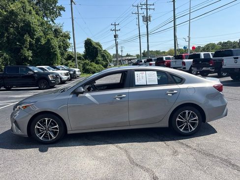 Used 2023 Kia Forte LXS FWD image 6