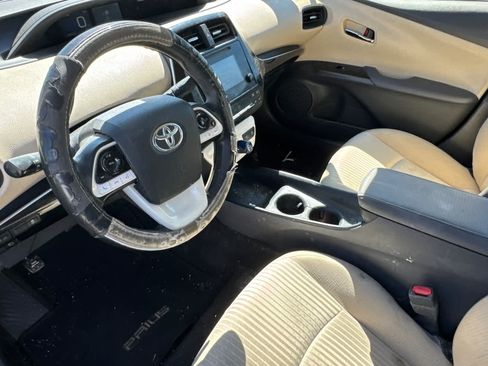 Used 2018 Toyota Prius One FWD image 9