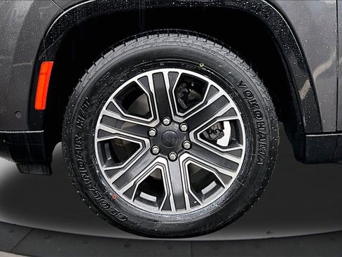 Used 2022 Jeep Wagoneer Series III image 33