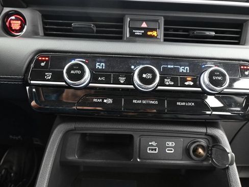 Used 2025 Honda Pilot EX-L image 27