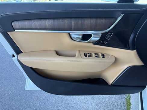 Used 2022 Volvo S90 B6 Inscription w/ Advanced Package AWD/4WD image 10