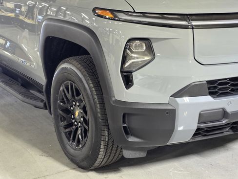 New 2026 Chevrolet Silverado EV LT image 10