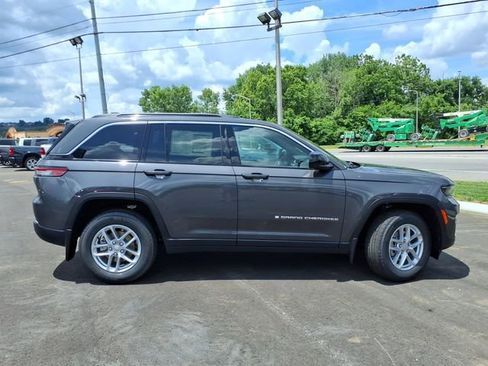 New 2026 Jeep Grand Cherokee Laredo AWD/4WD image 2