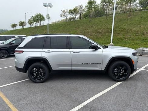 New 2026 Jeep Grand Cherokee Limited AWD/4WD image 9