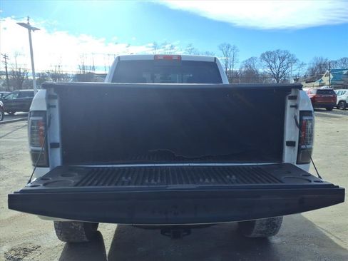 Used 2019 RAM 1500 Classic SLT image 10