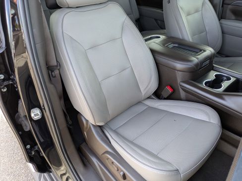 Used 2021 GMC Yukon SLT w/ SLT Luxury Plus Package image 10