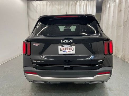 Used 2024 Kia Sorento S AWD/4WD image 6