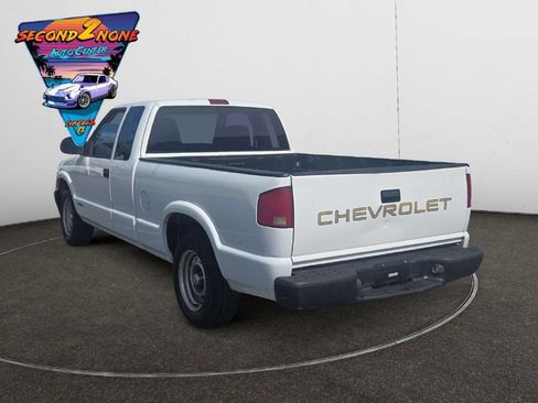 Used 2001 Chevrolet S10 Pickup 2WD Extended Cab image 6