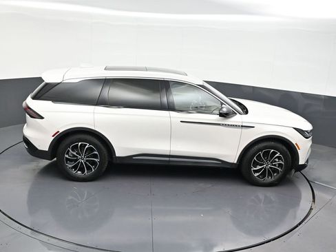 Used 2024 Lincoln Nautilus Premier w/ Equipment Group 102A AWD/4WD image 20