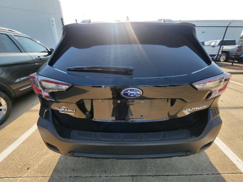 Used 2023 Subaru Outback Premium AWD/4WD image 5