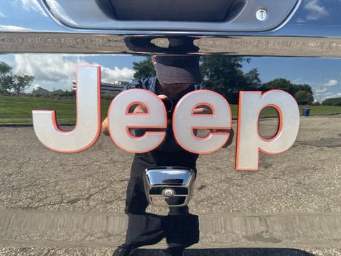 Used 2026 Jeep Gladiator Mojave AWD/4WD image 36